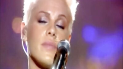 லாட் அழகி குஞ்சு மற்றும் நுனியில் கம்ஸின் இறுக்கமான புஸை ஊடுருவிச் செல்கிறது